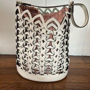 Kate Spade Dorie Medium Bucket Bag Optic White Leather Cut Out Shoulder Bag